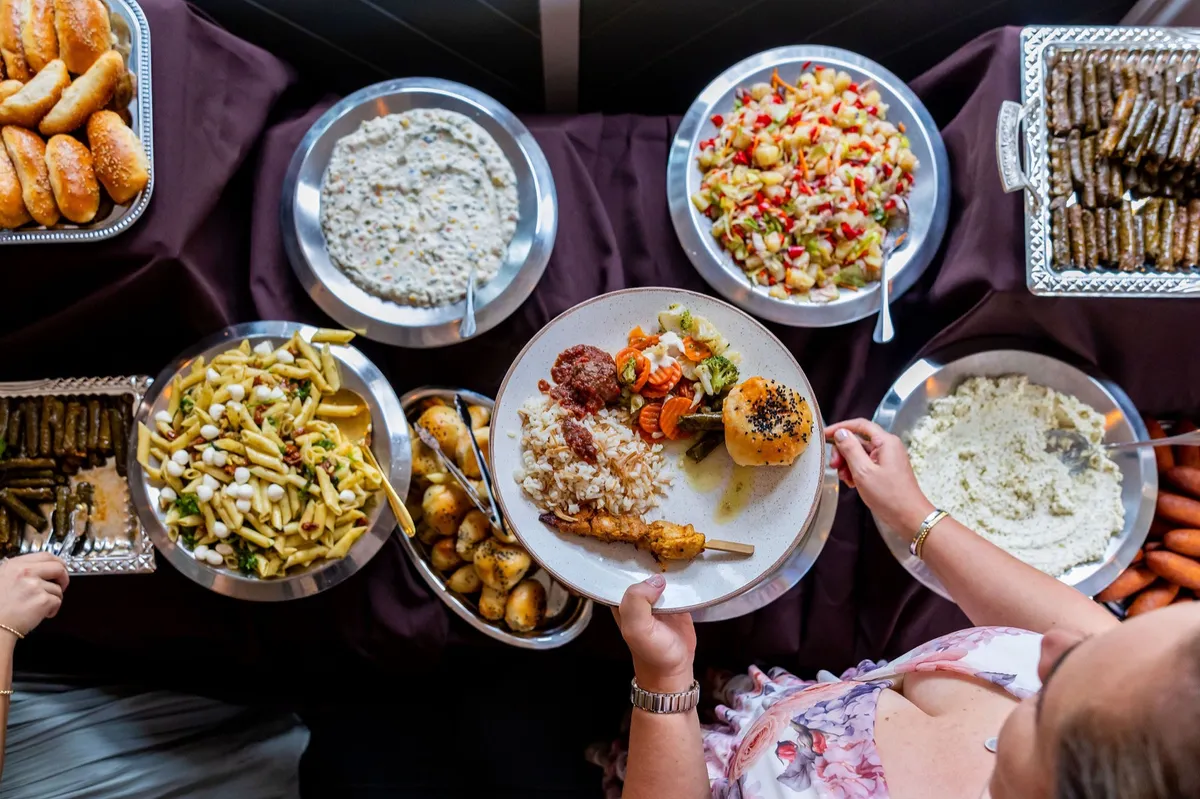 Turks eten van Komsu Catering op de bruiloft